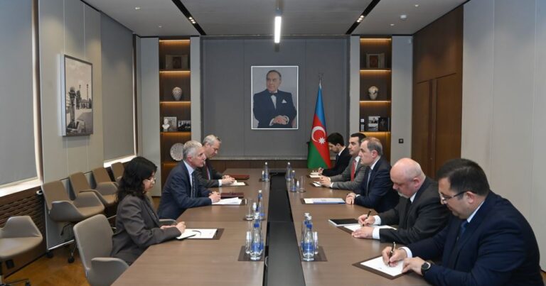 Bayramov fəaliyyəti başa çatan diplomatı qəbul etdi