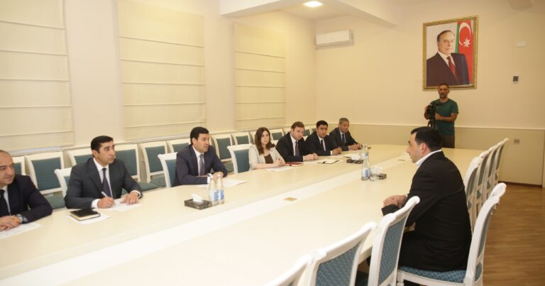 Xaçmaz Rayon İcra Hakimiyyətinin başçısı Elnur Rzayev növbəti vətəndaş qəbulunu keçirib – FOTOLAR