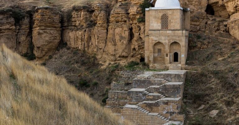 624 yaşı olan türbə bu il bərpa olunacaq