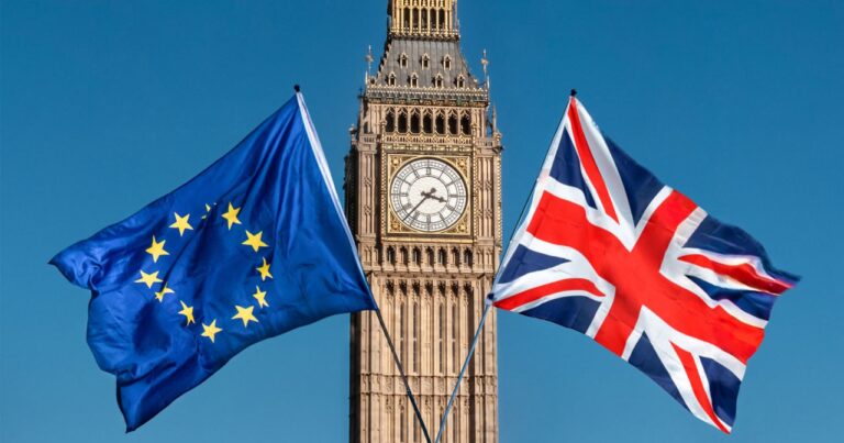 Britaniya Avropa Birliyinə yenidən qoşulmağı müzakirə edir Britaniya Avropa Birliyinə yenidən qoşulmağı müzakirə edir