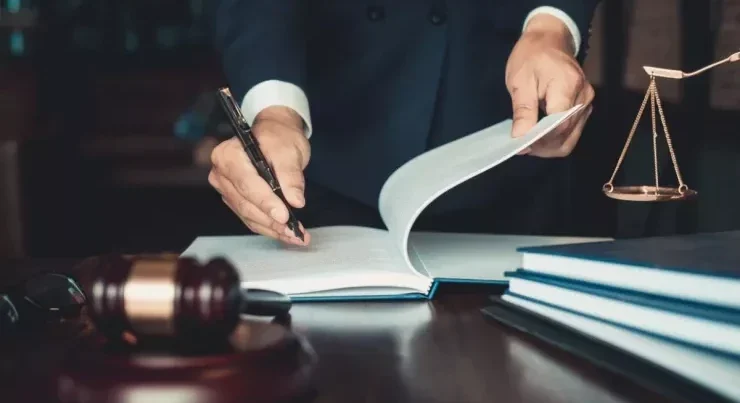 Qaradağ icra hakimiyyətinin saxlanılan rəis müavininin məhkəməsi başladı