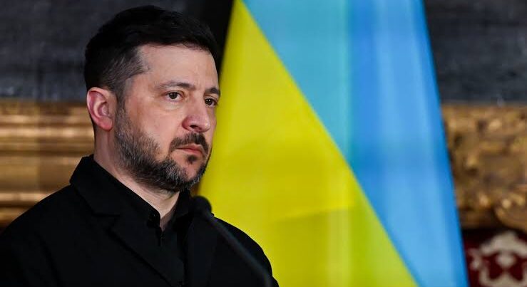 Zelenski: Müharibənin həlli üçün fürsət yaranıb