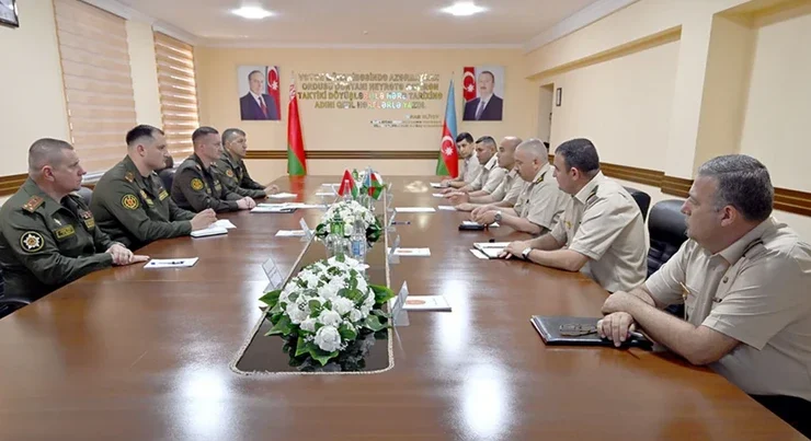 Belarus Müdafiə Nazirliyinin nümayəndə heyəti Azərbaycana gəlib
