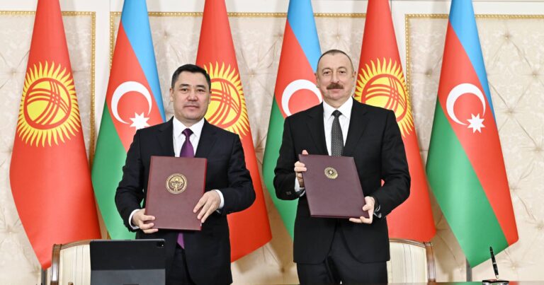 Azərbaycanla Qırğızıstan arasında imzalanmış sənədlər mübadilə edildi