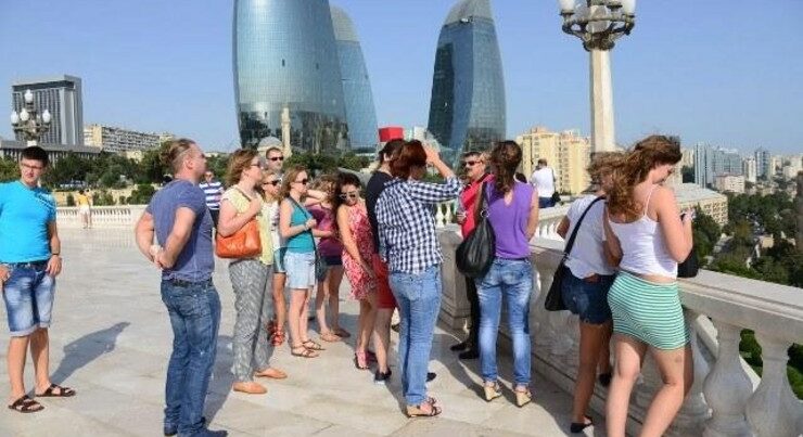 Azərbaycana gələn turistlərin sayı AZALIB