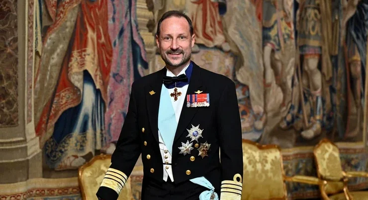Vəliəhd şahzadə Hokon Norveçin yeni kralı oldu