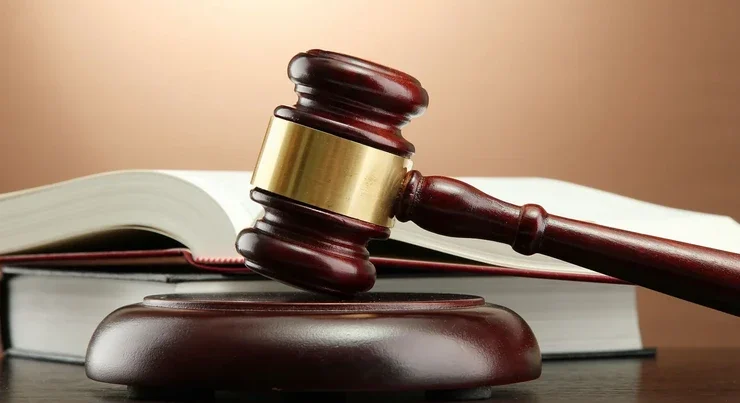 Sabiq rəis məhkəmə zalından azadlığa buraxıldı Sabiq rəis məhkəmə zalından azadlığa buraxıldı