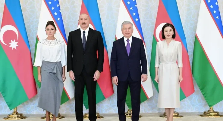 Prezidentlər və birinci xanımları İsmayıl Samani türbəsi ilə tanış olublar Prezidentlər və birinci xanımları İsmayıl Samani türbəsi ilə tanış olublar