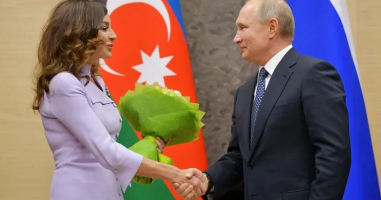 Putin Mehriban Əliyevanı təbrik edib