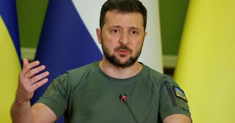 Zelenski: “Putin sərhədləri bağlayıb səfərbərlik elan edəcək”