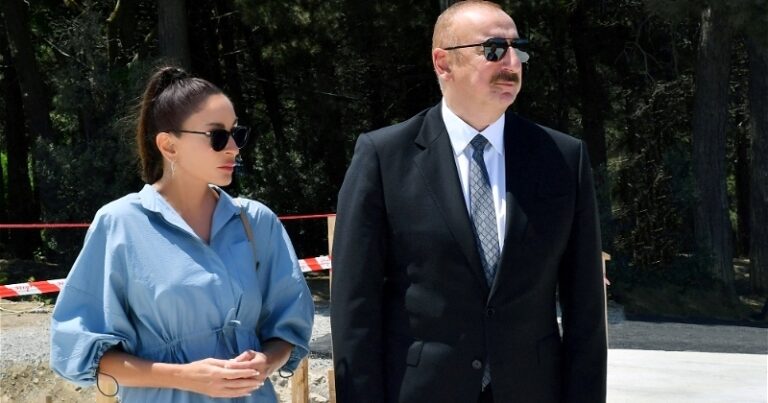 Prezident və Birinci xanım beynəlxalq sərgidə