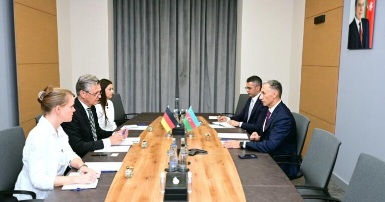 Rəşad Nəbiyev Almaniya səfiri ilə görüşdü Rəşad Nəbiyev Almaniya səfiri ilə görüşdü