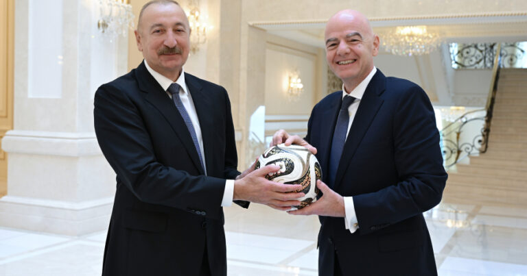 İlham Əliyev FIFA prezidentini qəbul edib