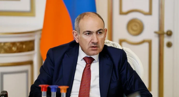Paşinyan Fransaya səfərə yola düşüb