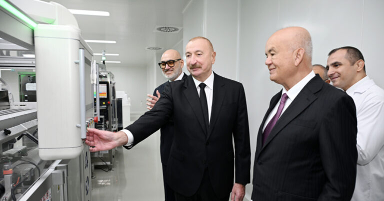 Prezident dərman istehsalı müəssisəsinin açılışında – FOTOLAR Prezident dərman istehsalı müəssisəsinin açılışında – FOTOLAR
