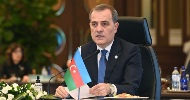 Ceyhun Bayramov Türkiyəyə getdi